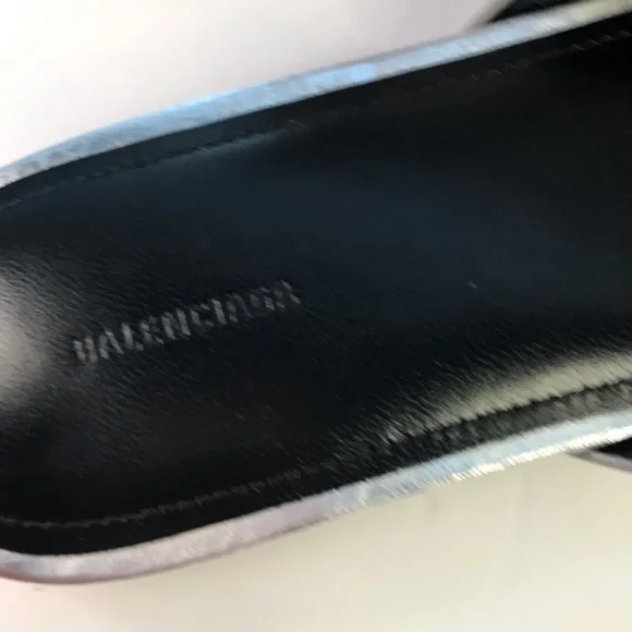 New Authentic BALENCIAGA
Cagole embellished metallic textured-leather sandals - Picture 7 of 15